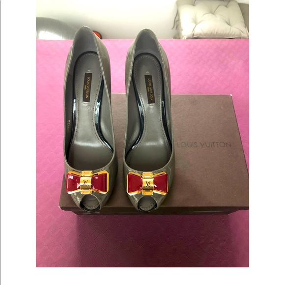 Stunning Louis Vuitton heels - Picture 1 of 4